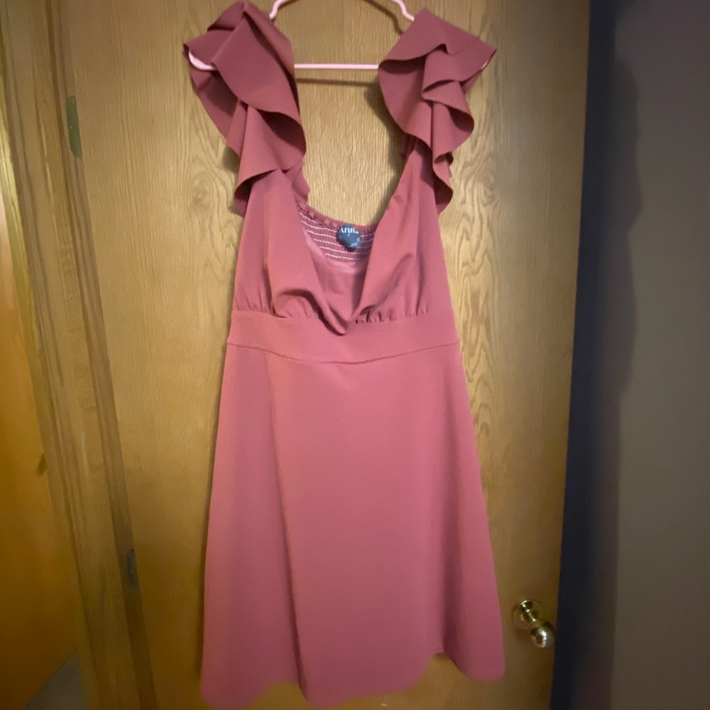ARULA Dusty Rose Dress with back bow and flutter sleeves!